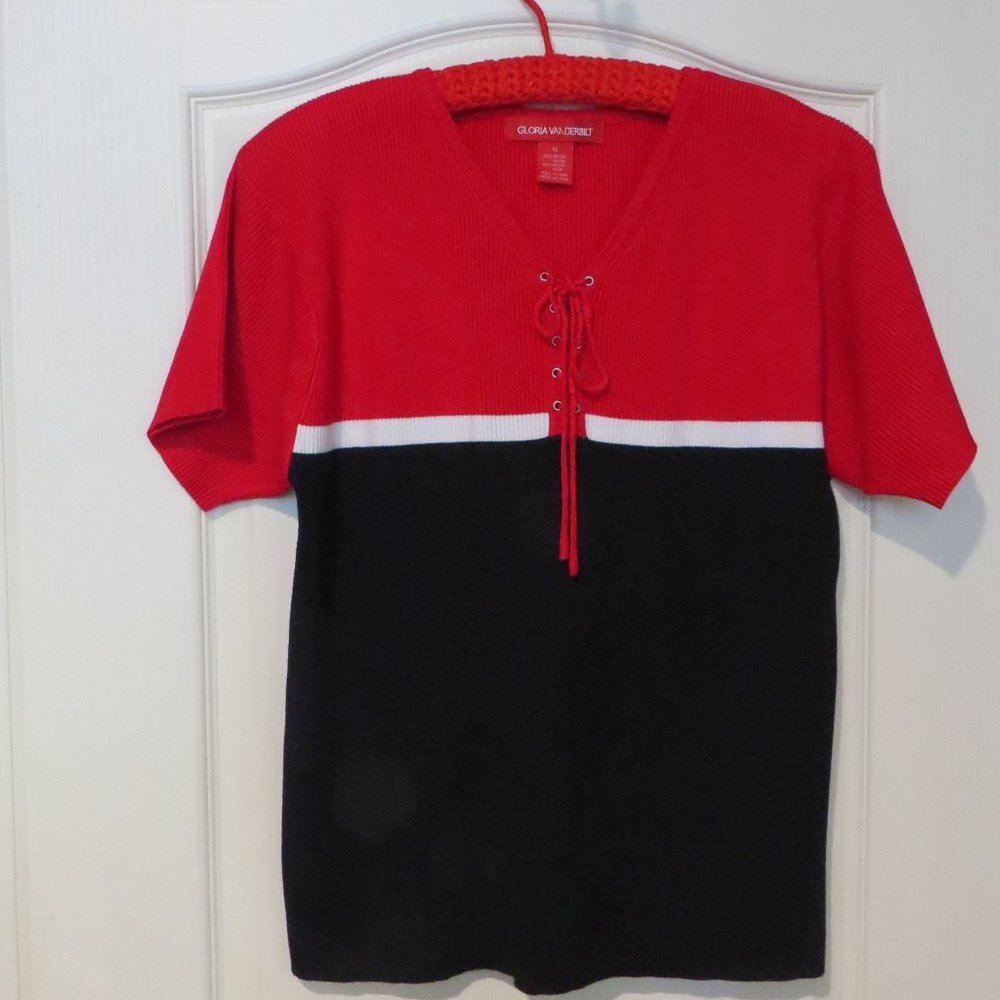 Gloria Vanderbilt knit V-neck  Size XL  Red&Black